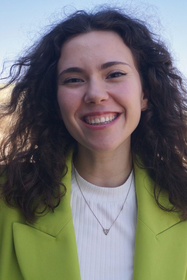 Oznur Akgoz.jpg
